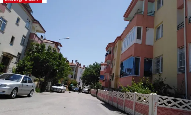 Baba Kızını Vurup Kendini Yaraladı