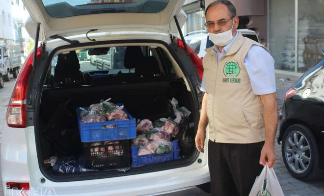 Kovancılar Umut Kervanı muhtaç ailelere et dağıttı 