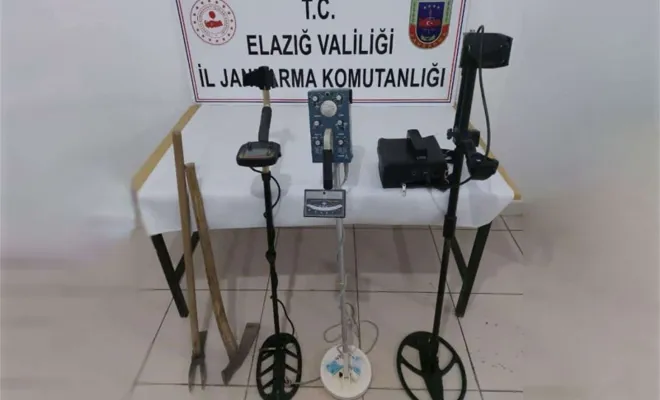 Kovancılar`da kaçak kazı yapanlara suçüstü: 5 gözaltı 