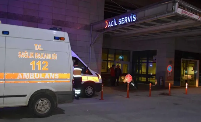 Otomobil ile ticari araç çarpıştı: 4 ölü 