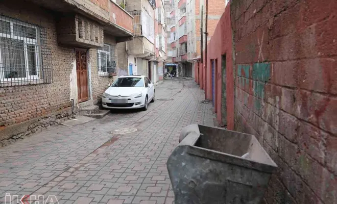 Diyarbakır'da çöp konteynerinde donarak hayatını kaybetmiş bebek bulundu