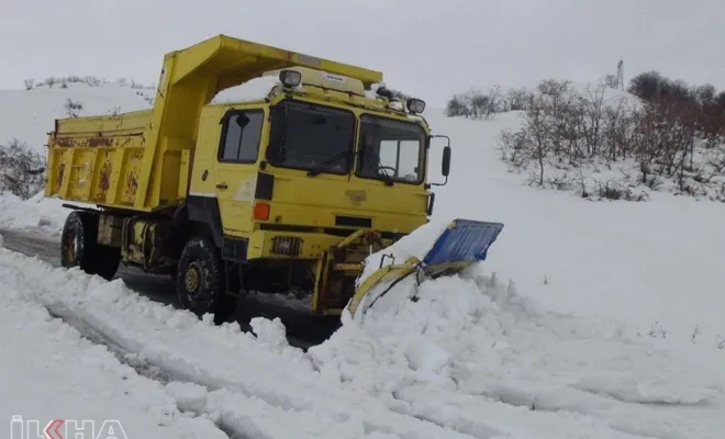 Elazığ'da yoğun kar yağışından 101 köy yolu kapandı