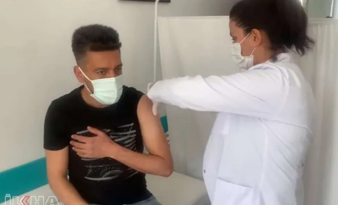 Elazığ’da öğretmenler aşılanmaya başladı