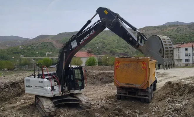 Palu Anadolu Lisesinin yapımına başlandı