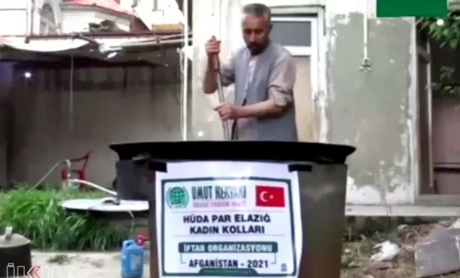 HÜDA PAR Elazığ Kadın Kolları Afganistan'da iftar verdi 