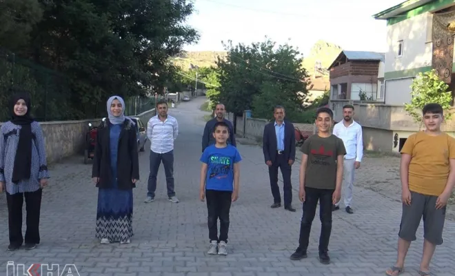 Palu`da bu mahalle 2 aydır internetsiz, öğrenciler mağdur