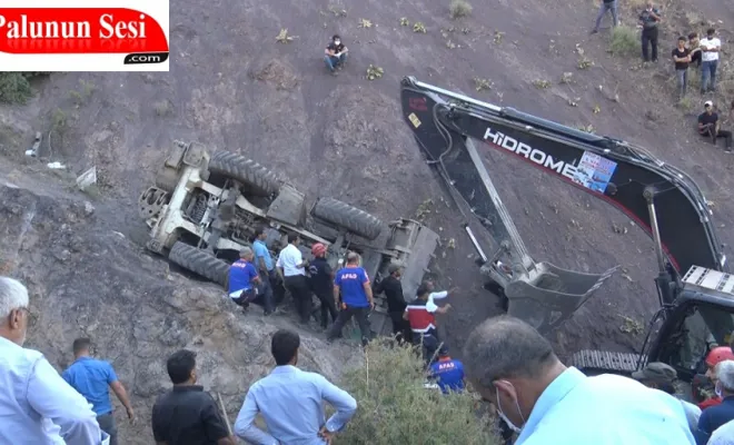 İş Makinesi 500 metre yüksekliğindeki uçurumdan yuvarlandı: Bir ölü 