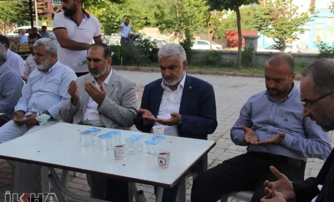 HÜDA PAR Genel Başkanı Yapıcıoğlu’dan Şahin ailesine taziye ziyareti 