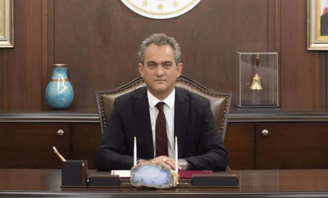 Açık öğretim lisesi öğrencilerin mezun olabilmesi için gereken 8 dönem şartı kaldırıldı 