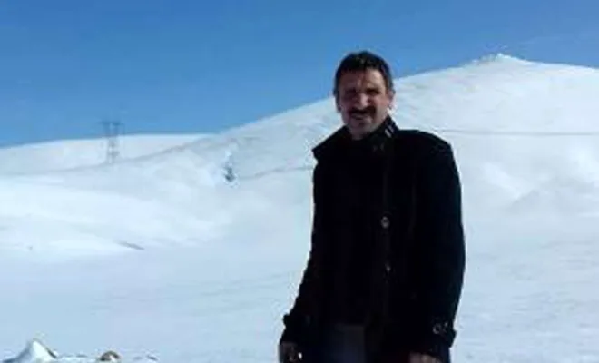 Çatıya çıkan danasını indirmek isterken canından oldu